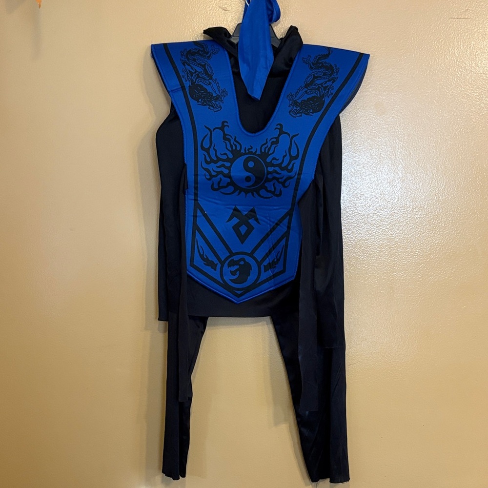 Ninja Kids Halloween Costume Ninja child size large (12-14) black & blue